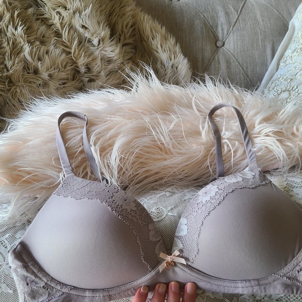 VS Lightly-Lined Wireless Bra Gray with Lace Trim 32C